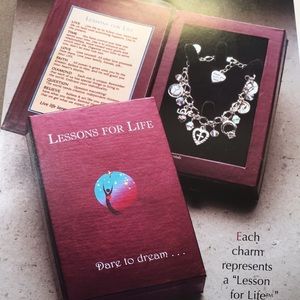 Great gift! NWOT Original charm bracelet w message